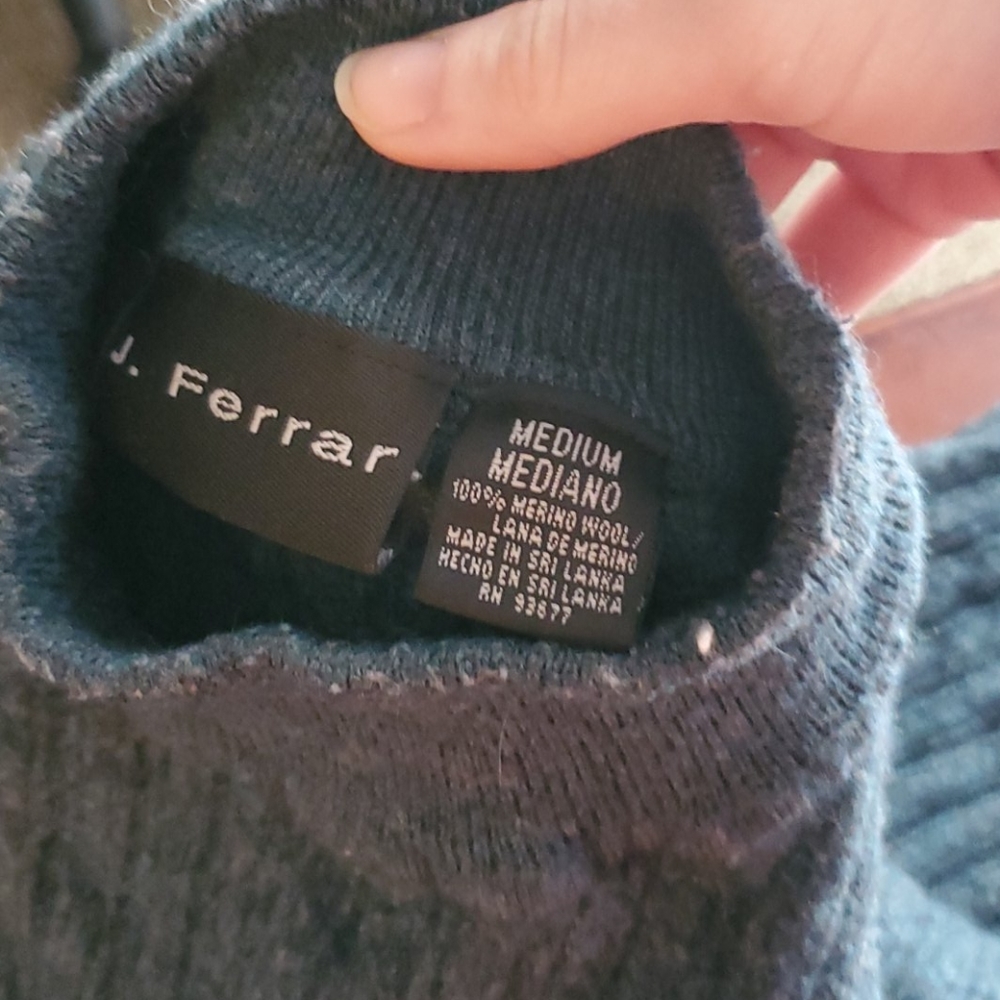 Sweater - Picture 2 of 3